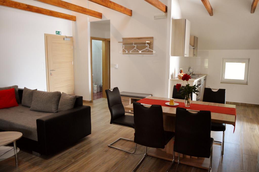 Turisticna Kmetija Cebelji Gradic Apartment Rogasovci Ngoại thất bức ảnh