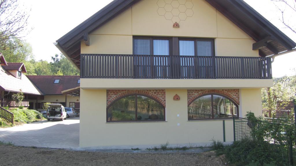 Turisticna Kmetija Cebelji Gradic Apartment Rogasovci Ngoại thất bức ảnh