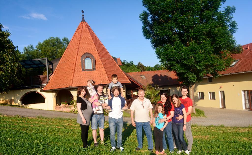 Turisticna Kmetija Cebelji Gradic Apartment Rogasovci Ngoại thất bức ảnh
